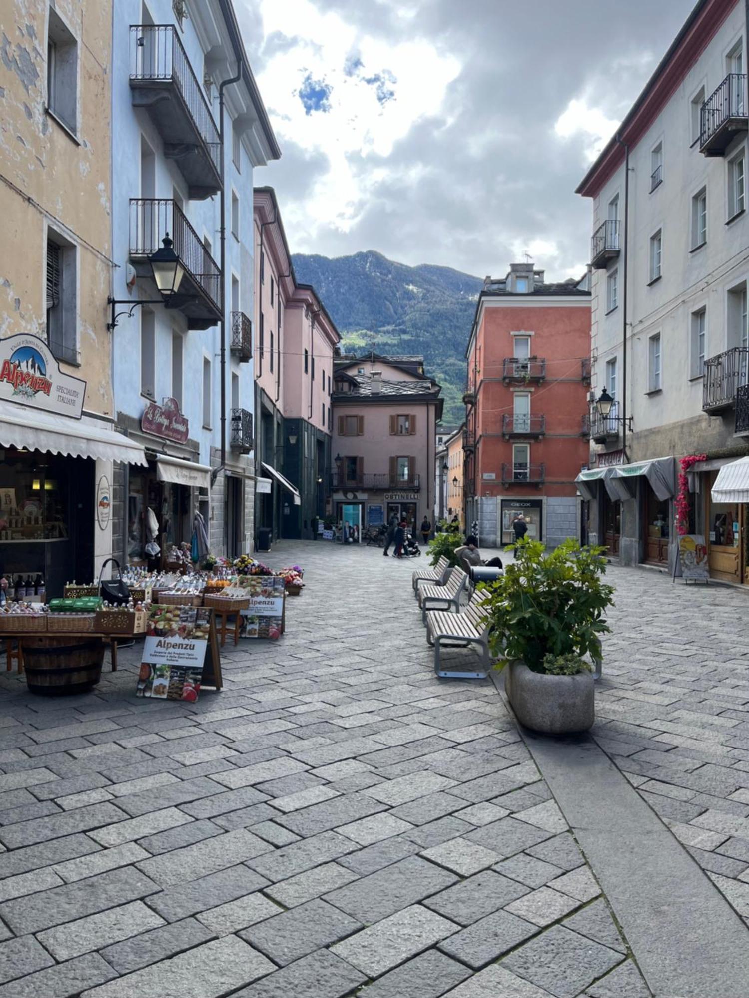Game,Set And Love -Loft Nel Cuore Di Aosta Bagian luar foto