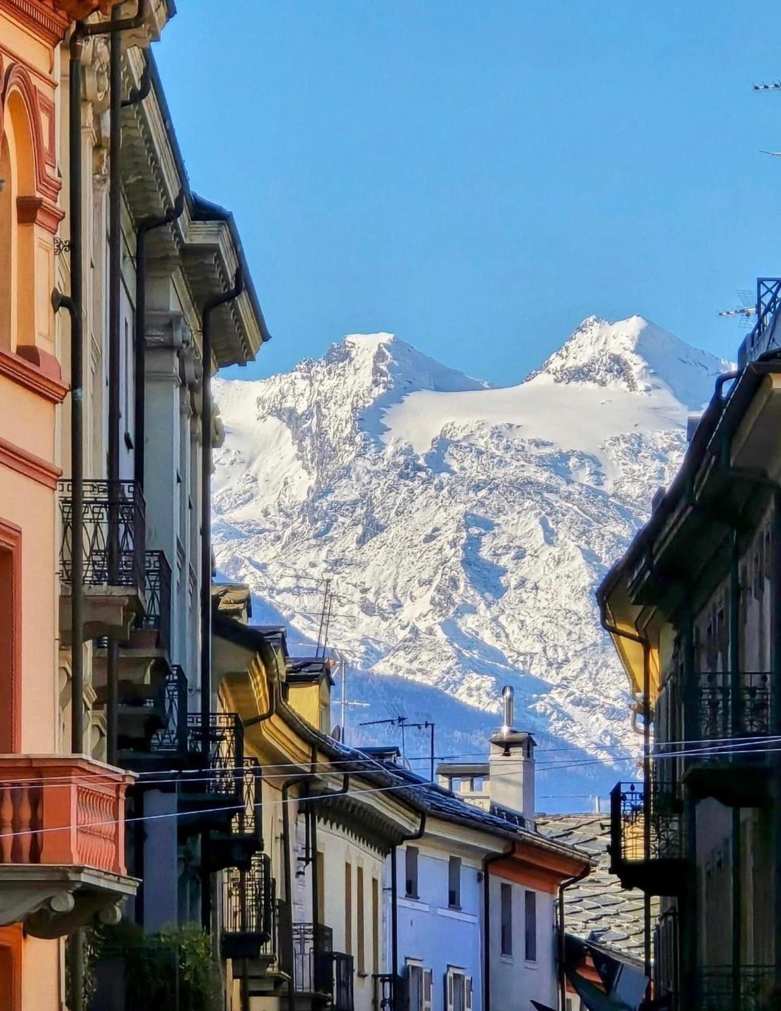 Game,Set And Love -Loft Nel Cuore Di Aosta Bagian luar foto